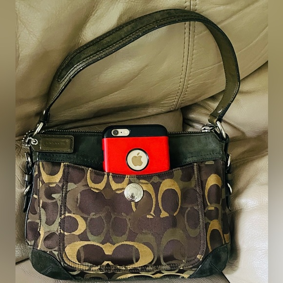 Coach Handbags - - Authentic COACH Chelsea D04U-7035 Optic Signature Logo Hobo Hand …